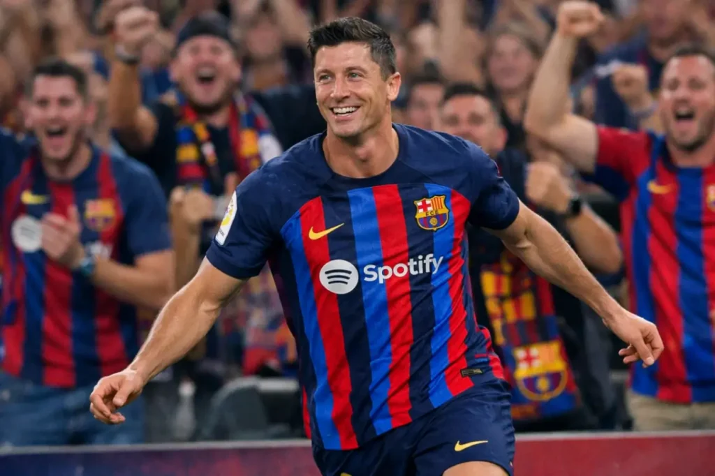 Фанаты обсуждают форму Левандовского в Барселоне